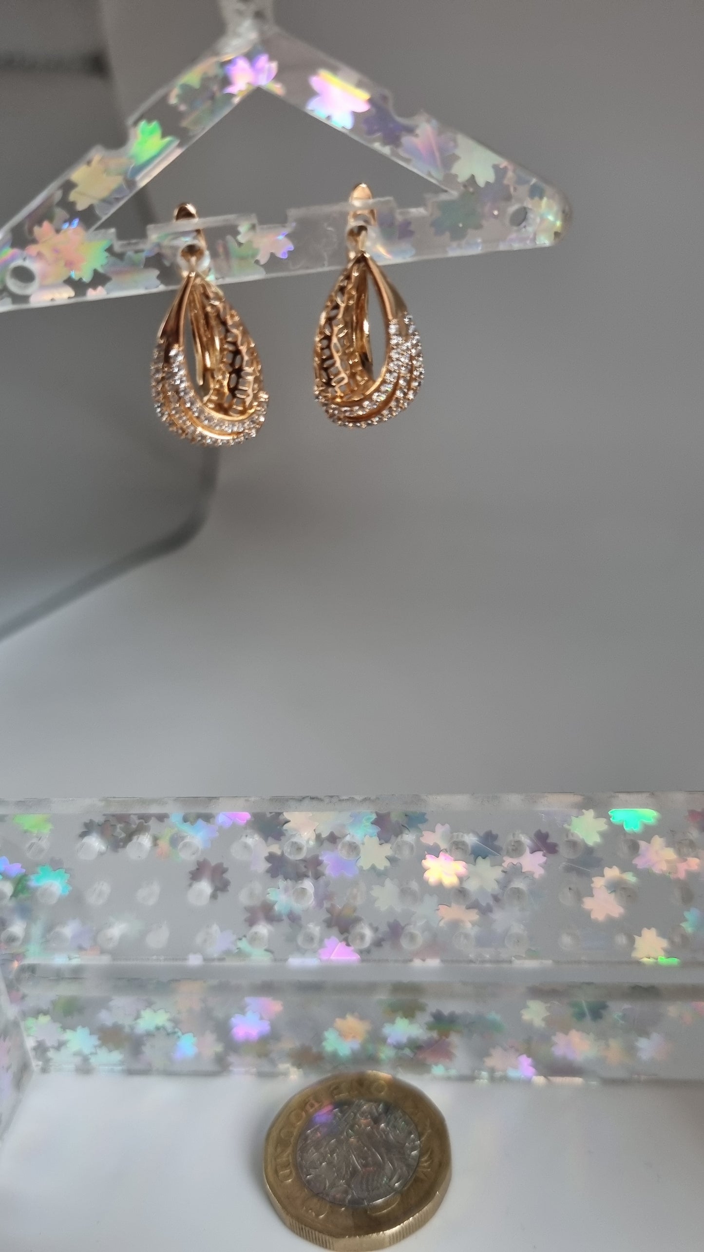 Earings 18kr.gold plated  copper metal hypoallergenic