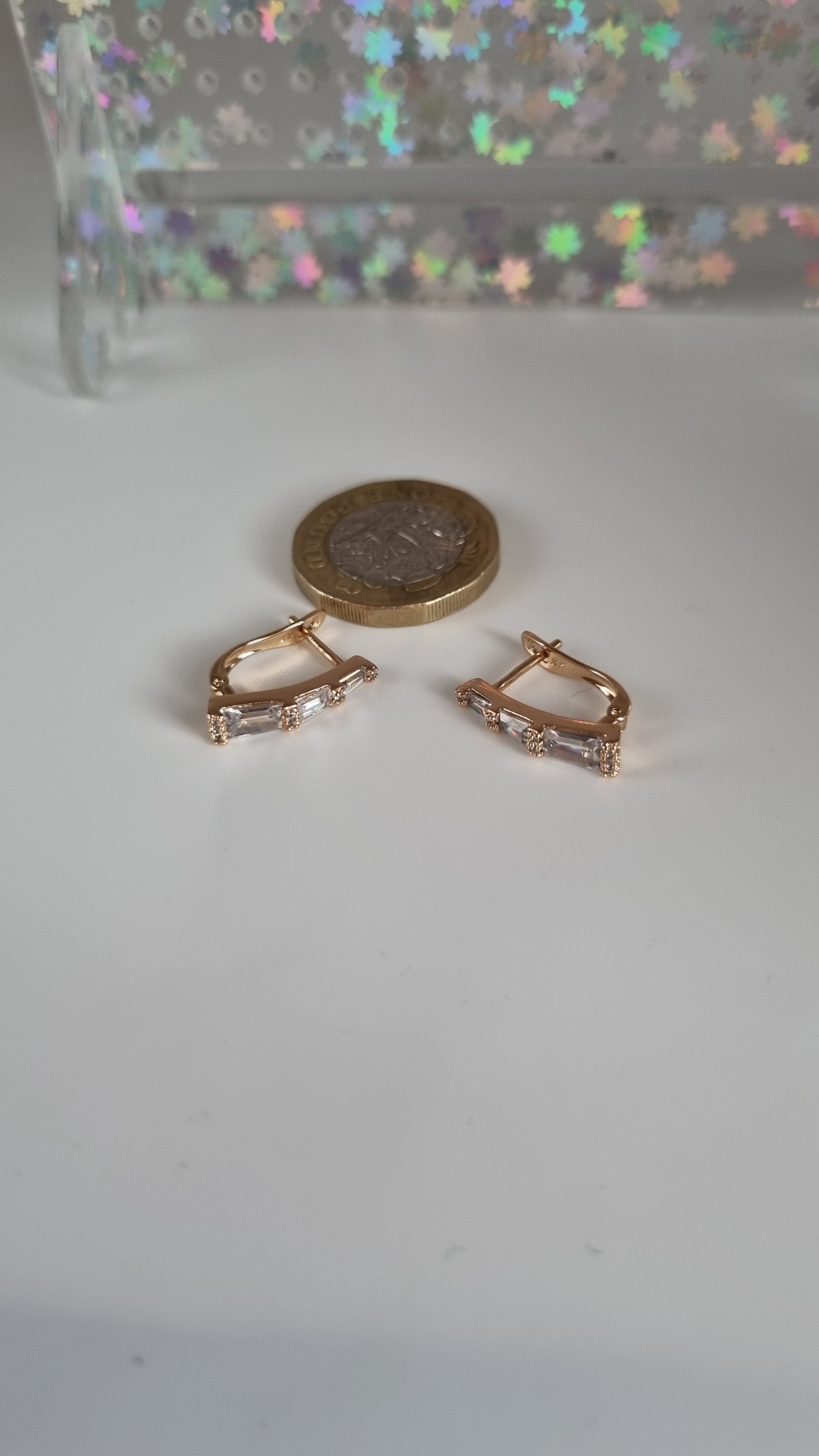 18kr.gold plated earrings with sw.crystal
